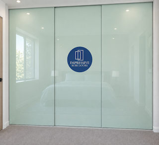 FRAMELESS DOORS Greenish White Glass With Horizontal Strips - Image 1